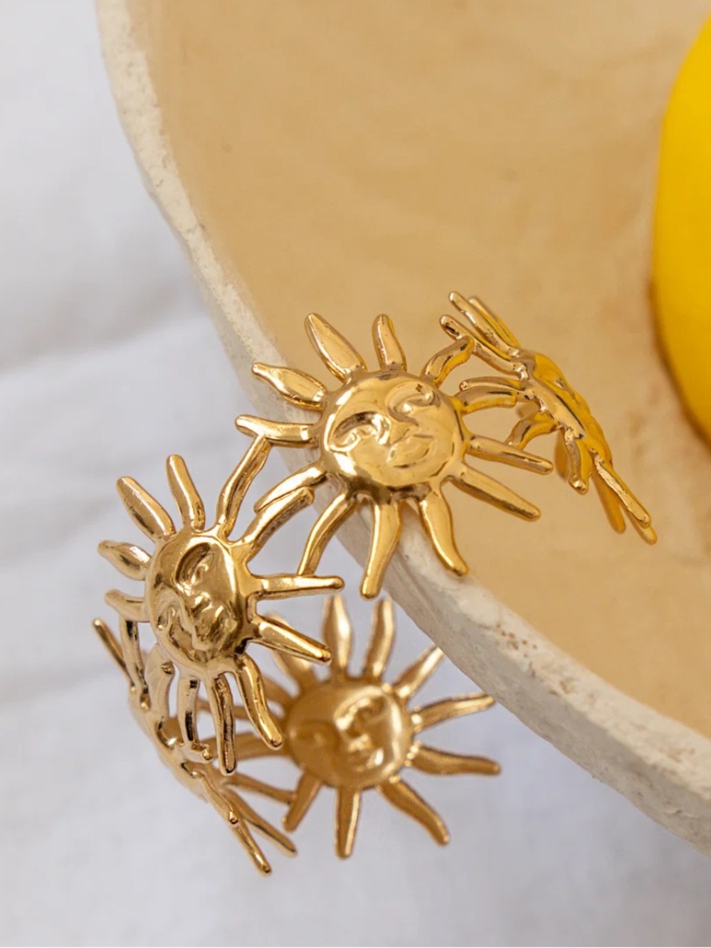 House of Harlow 1960 cuff bracelet with interconnected celestial sun- face NWT - Picture 3 of 3